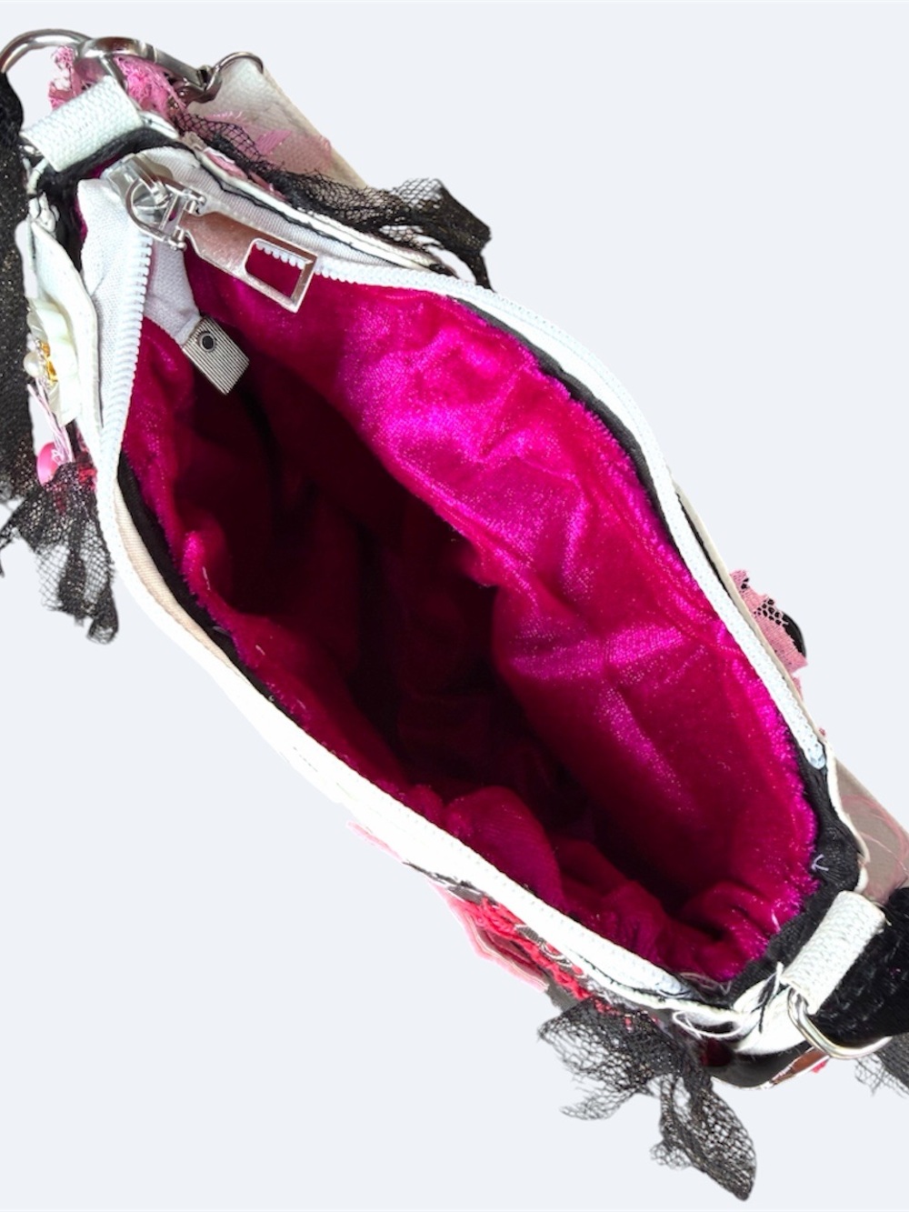 Kawaii pink goth shoulder bag with embellishments and details. Junk shoulder bag - Picture 6 of 6